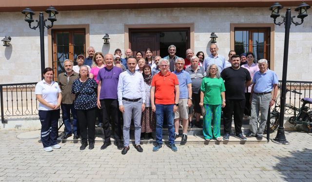 Kepez’de bayramda gönüllere dokunan ziyaret