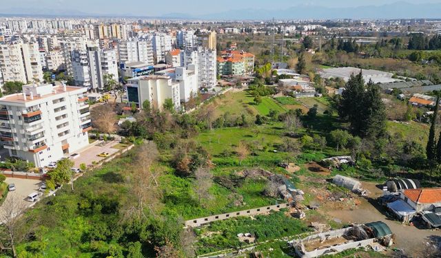 Kırcami’de üç yıldır neden tek bir yol açılmadı?