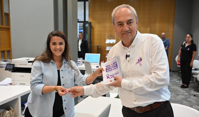 Yaşlı dostu Kepez’den mor kurdeleyle farkındalık mesajı