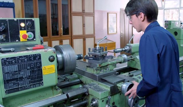 MEB çocuk haklarını ihlal mi ediyor?