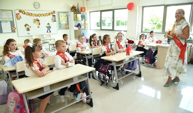 Antalya'da Rus okullarında ilk ders zili çaldı