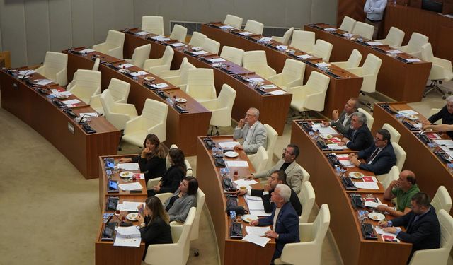 Antalya Büyükşehir Meclisi’nde gerginlik: AK Parti ve MHP toplantıyı terk etti