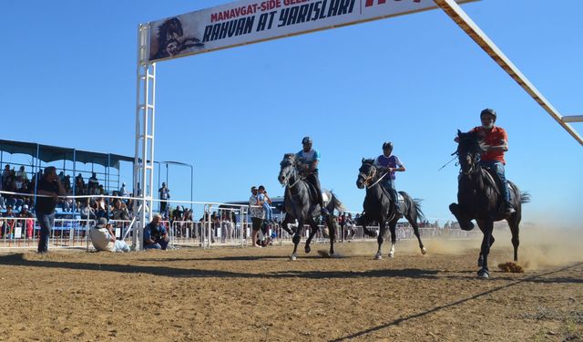 Manavgat Side Rahvan At Yarışları yapıldı