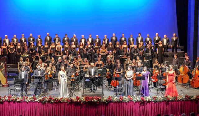 Sezonun ilk prömiyeri Yevgeni Onegin