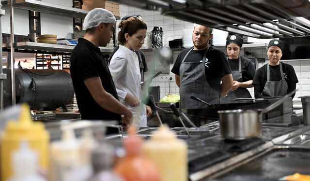 Muratpaşa'da 50 işletmeye Gold Town hijyen bilgilendirmesi yapıldı