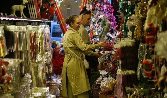 Yeni yıl heyecanı vitrine takıldı, süsü bile 22 bin TL'den başlıyor