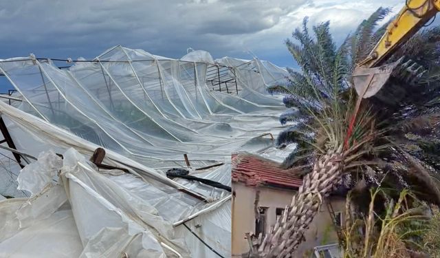 Fırtına Kaş'a zarar verdi