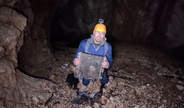 Mağaradan hurda araba çıktı