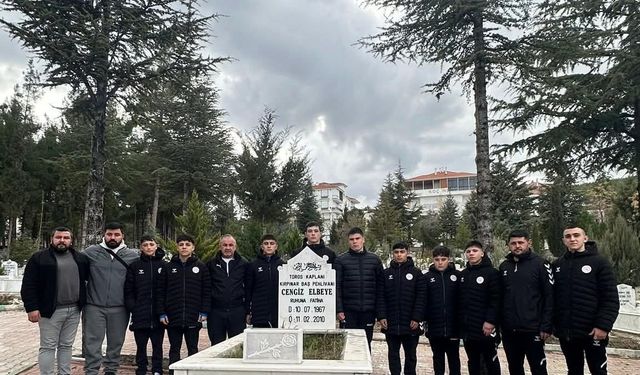 ‘Toros Kaplanı’ mezarı başında anıldı