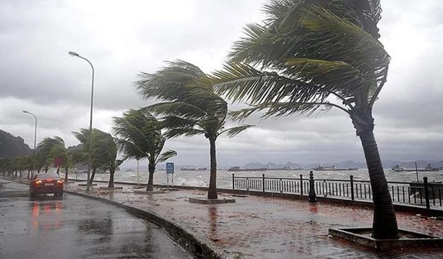 Şiddetli yağış uyarısı: 2 ilçede okullar tatil