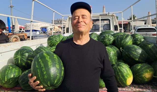 Serik’te erkenci karpuz  40 TL’den alıcı buldu