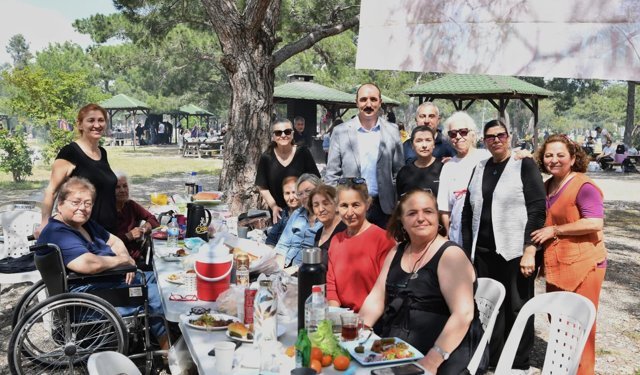 Kotan vatandaşların pikniğine konuk oldu