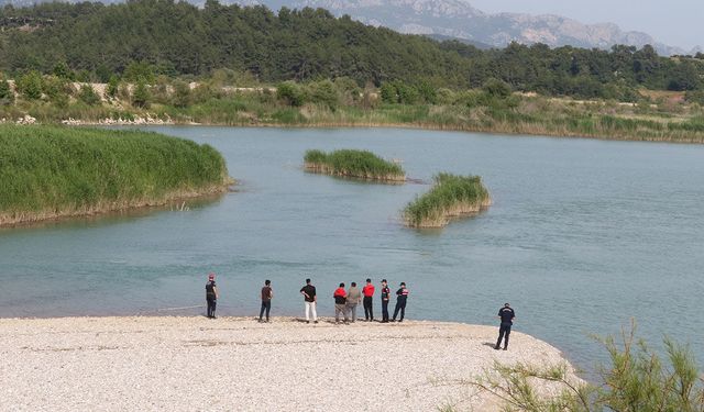 Aksu Çayı'nda akıntıya kapılan genç hayatını kaybetti