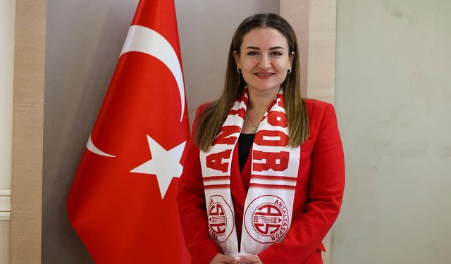 Büşra Özdemir'den Antalyaspor'a destek