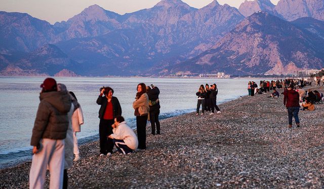 Antalya'da Hıdırellez coşkusu: Dilekler suyla buluştu