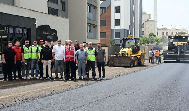 Kepez'de bir mahalle daha sıcak asfalta kavuştu
