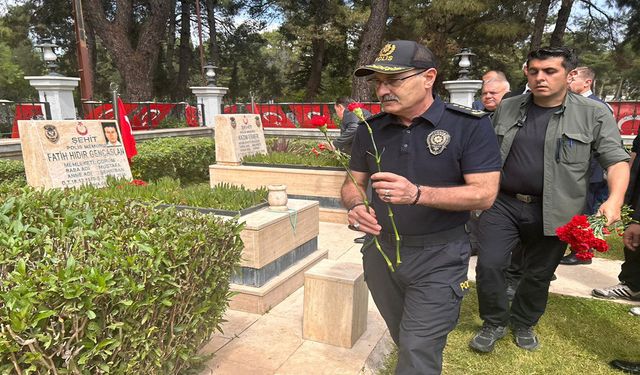 Antalya'da şehitler dualarla anıldı
