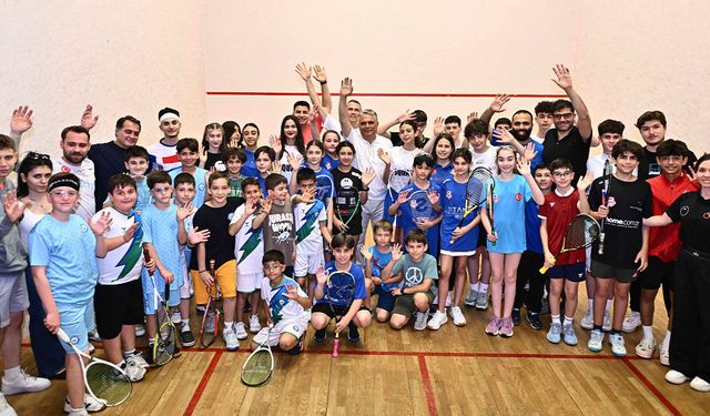 Ümit Uysal Squash Turnuvası'nda sporcularla buluştu