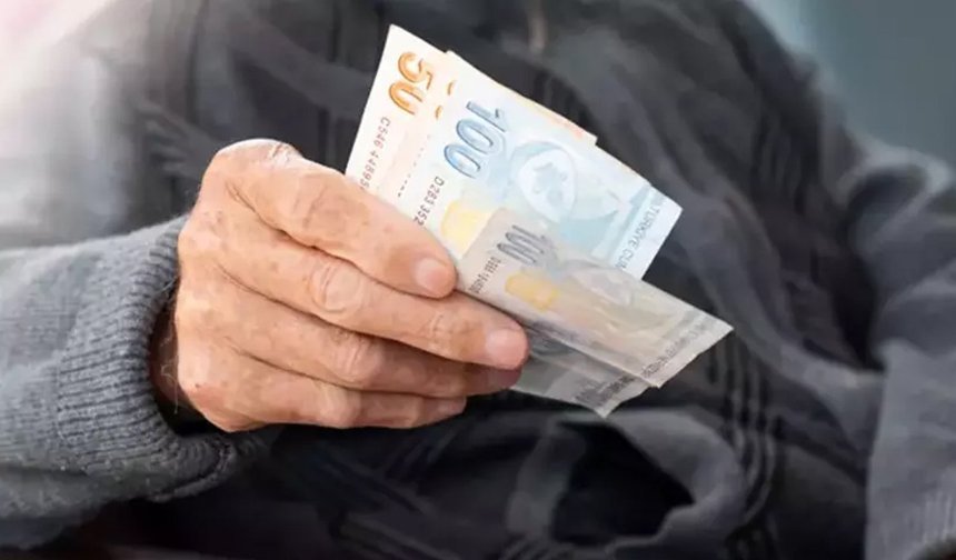 Emeklilere Kurban Bayramı ikramiyesi 4 bin TL olacak