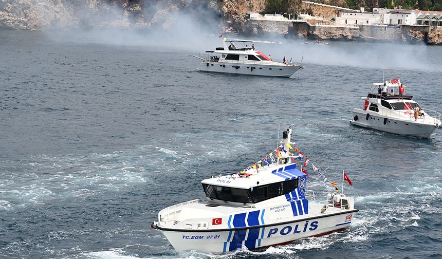 Antalya’da 19 Mayıs coşkusu havada, karada ve denizde yaşandı