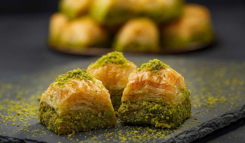 Bayramda ağızlar tatlanır mı? 1 dilim baklava 80 TL