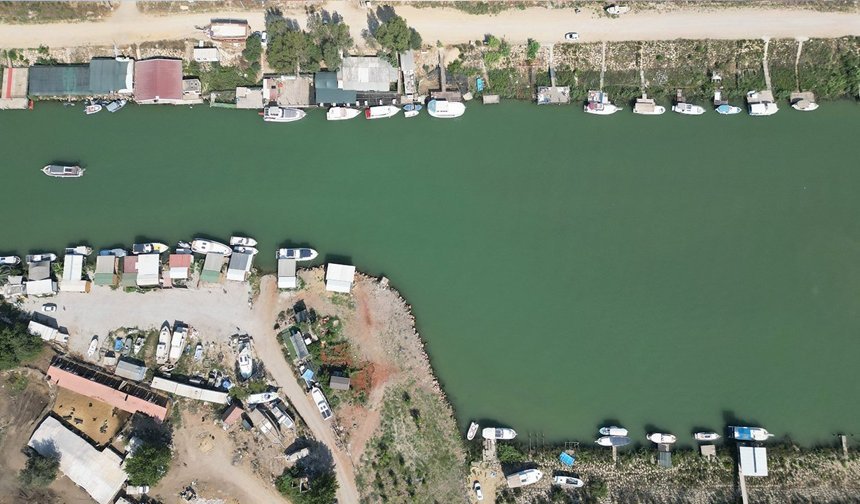 Antalya’da sahil skandalı: Yıkım sürerken kaçak yapıya özel iskele ve plaj