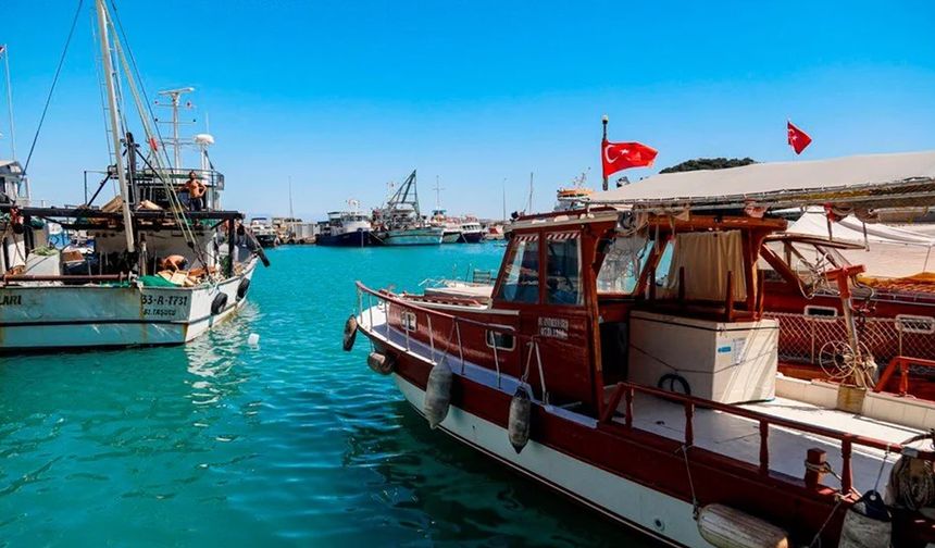 Antalya'da balıkçı barınağına kayyım atandı