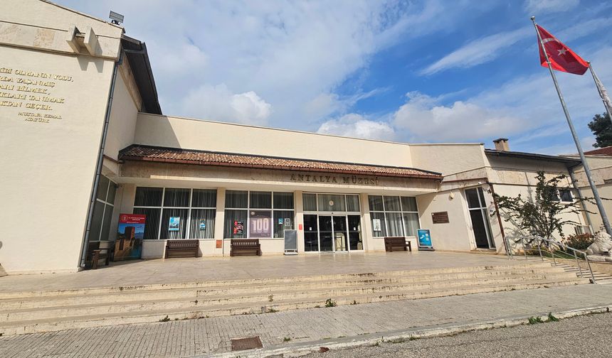 Bakanlığa 'Antalya Müzesi yıkılmasın' talebi