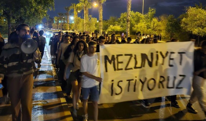 Mezuniyet krizine ara formül: Toplu değil, fakülte bazlı tören