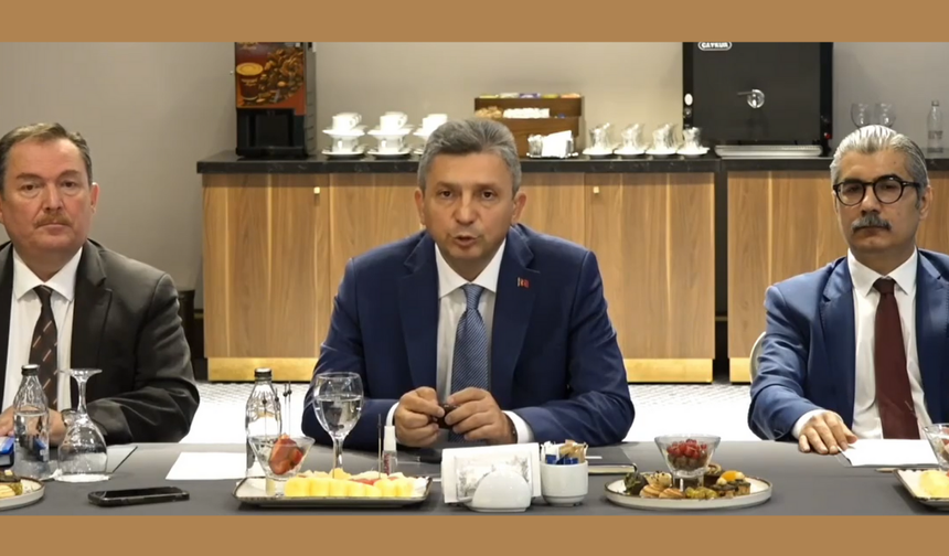Kapı sorununa boya tutmadı, ahşap kaplama geliyor