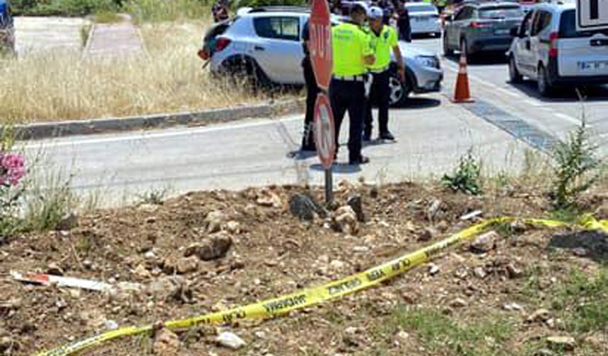 Kemer yolunda feci kaza: 2 ölü, 4 yaralı