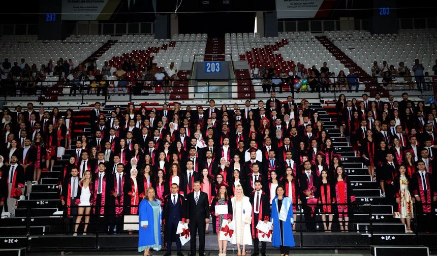 Akdeniz Üniversitesi'nden bu sene 289 doktor adayı mezun oldu