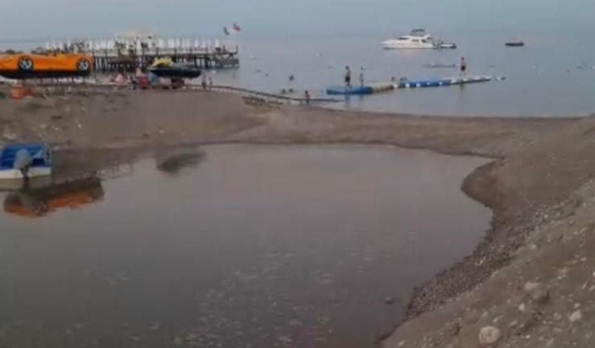 Kemer’de 5 yıldızlı rezalet!