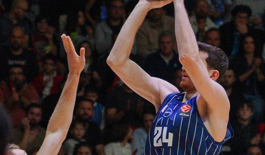Anadolu Efes, Antalya’da Bayern’i son topta devirdi