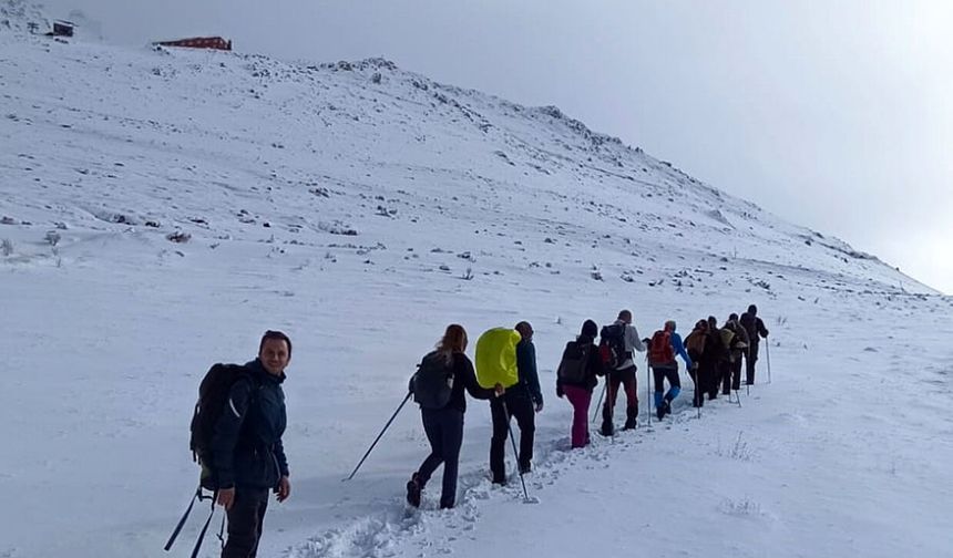 Beydağları’na mevsimin ilk karı düştü