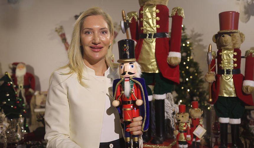 Yeni yılın parlayan modası: Dev dekorasyon figürleri