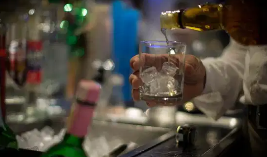 2026'yı görmek isteyenlere uyarı: Yılbaşında sahte alkole dikkat