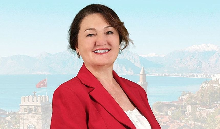 CHP Antalya Kadın Kolları  Başkanı görevden alındı, gerekçe açıklanmadı