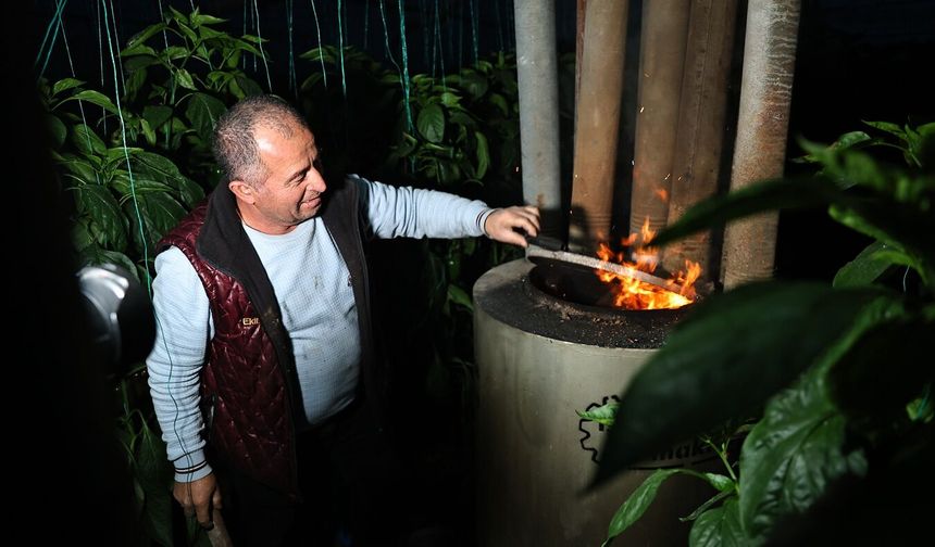 Büyükşehir'den sera üreticisinin don nöbeti kolaylaştıran yöntem