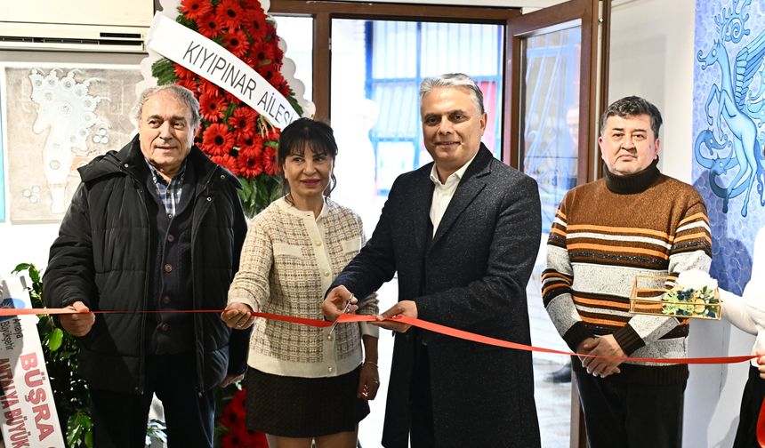 Uysal’dan sanata destek: “Renklerin Kokusu” açıldı