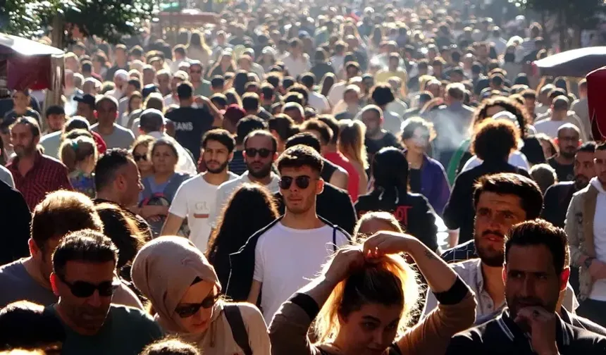 Antalya'nın nüfusu artmaya devam ediyor