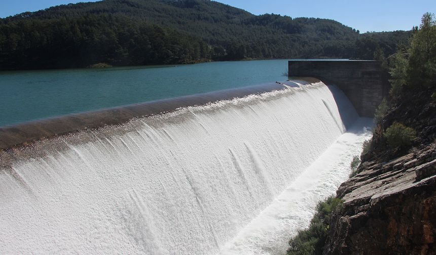 Alakır'dan sevindirici haber: Çiftçinin yüzü güldü
