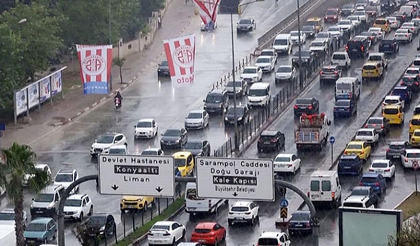 Motorlu Taşıt Pazarında Sert Fren