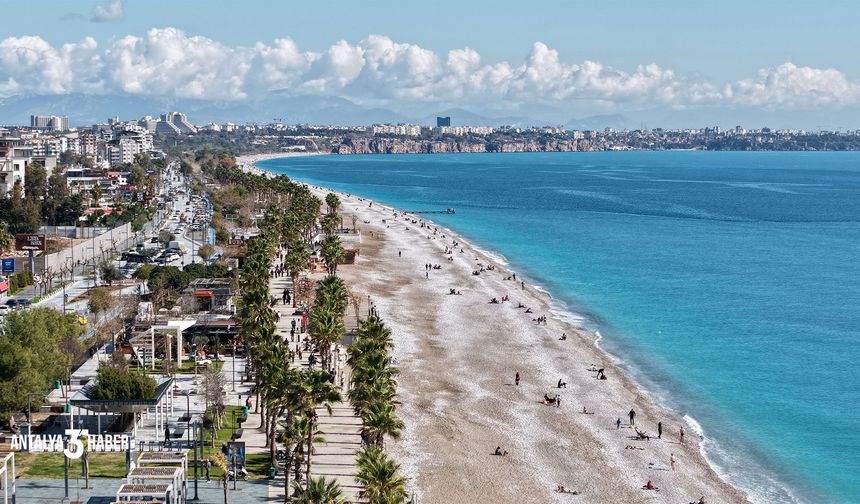 Yağmur Gitti, Güneş Geldi: Antalya Sahillerinde Bahar Havası
