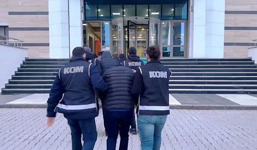 Antalya merkezli 3 ilde tefecilik operasyonu: 25 şüpheli gözaltında