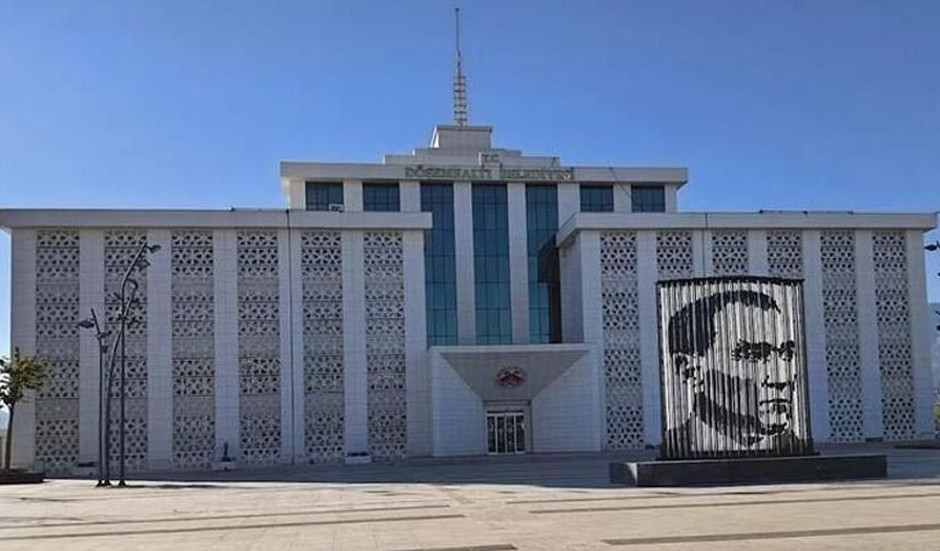 Döşemealtı Belediyesi’ne operasyon