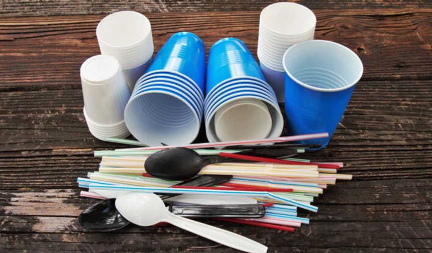 Plastik çatal, tabak ve pipetlerin kullanımı yasaklanıyor