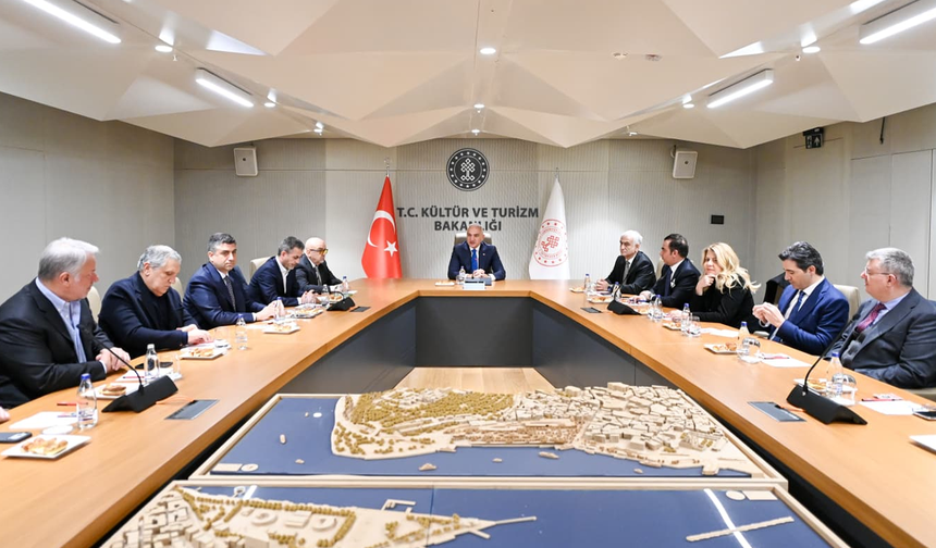 Ersoy’dan savaş gölgesinde kritik turizm zirvesi