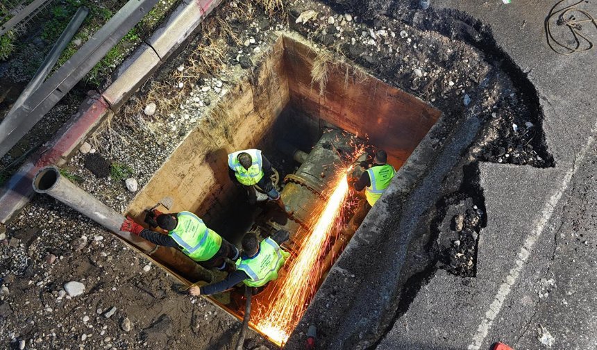 Su kesintisinin müsebbibi vana: 35 yıl Antalya'nın yükünü taşıdı, sonunda devrildi
