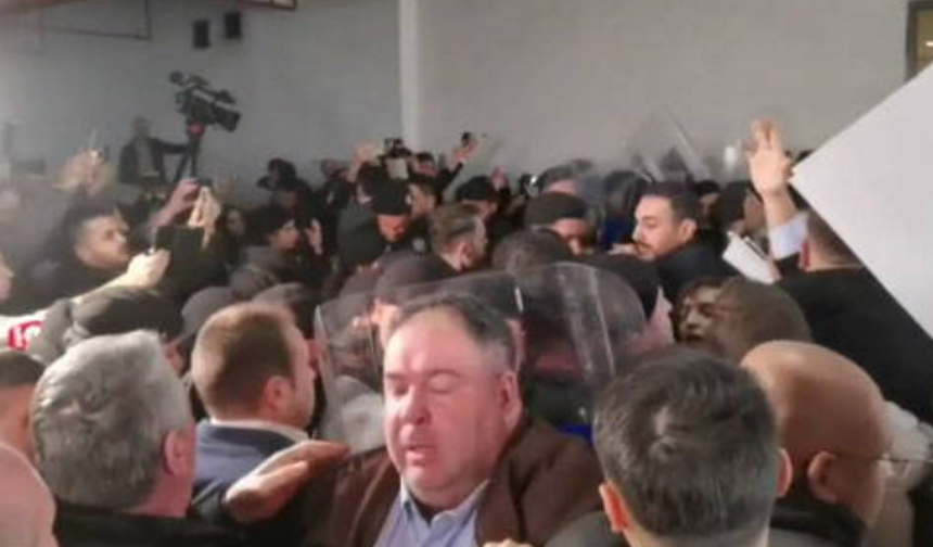 Bursa Büyükşehir Belediyesi AKP’ye geçti